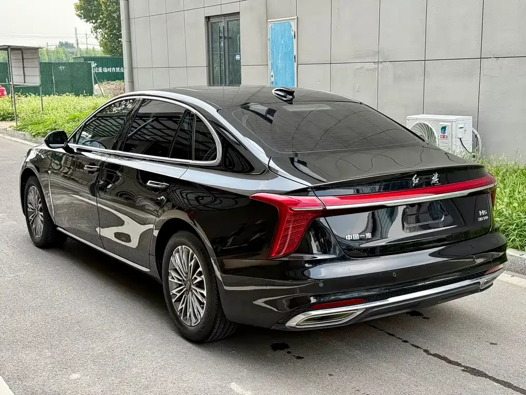 Hongqi H5 — фото 10