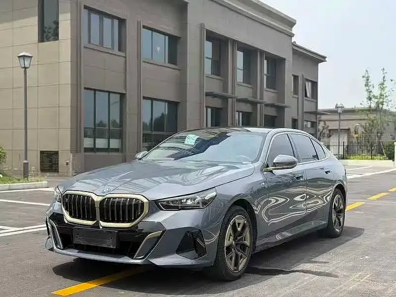 BMW i5 — фото 1