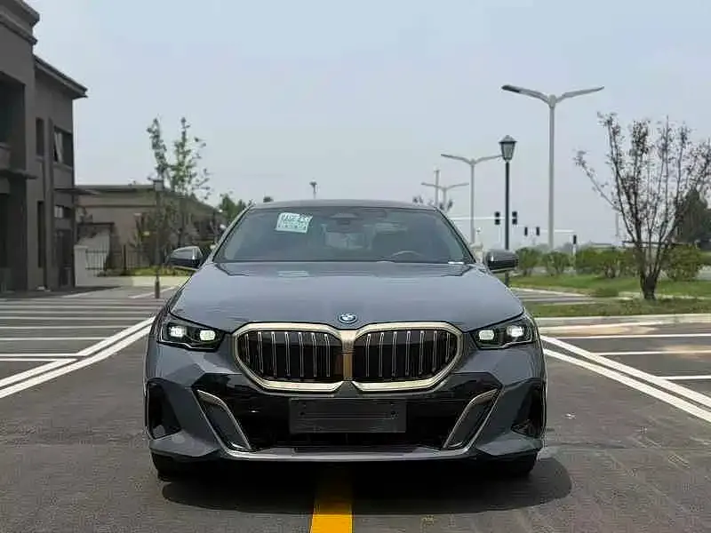BMW i5 — фото 2