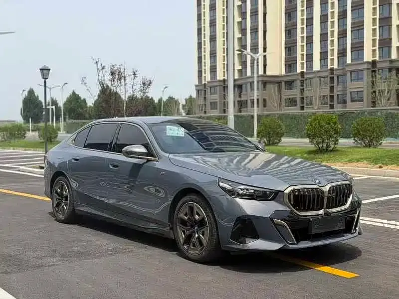 BMW i5 — фото 10