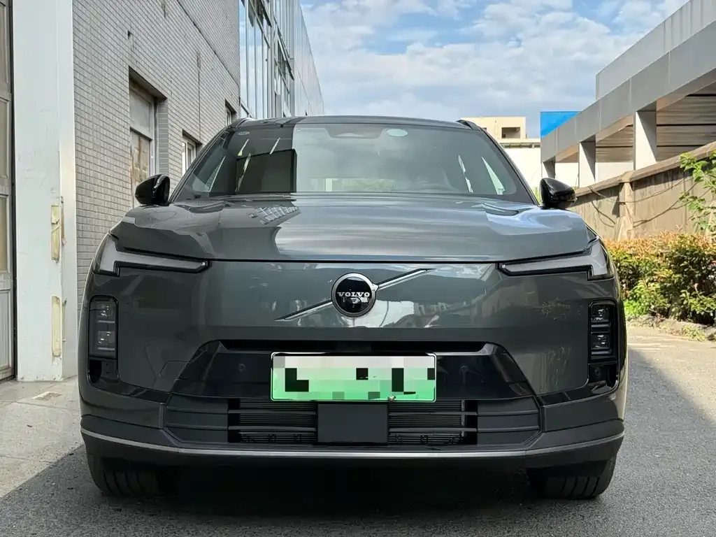Volvo XC70 Plug-in Hybrid 2025 из CN, фото 3