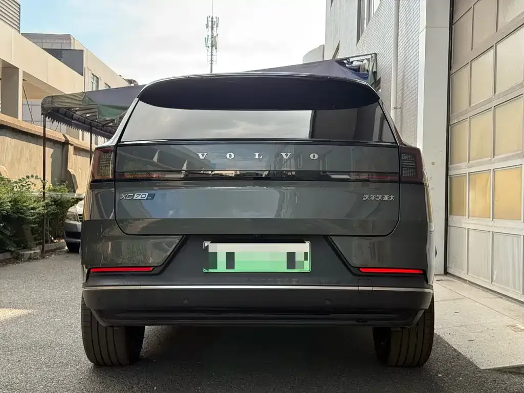 Volvo XC70 Plug-in Hybrid 2025 из CN, фото 4