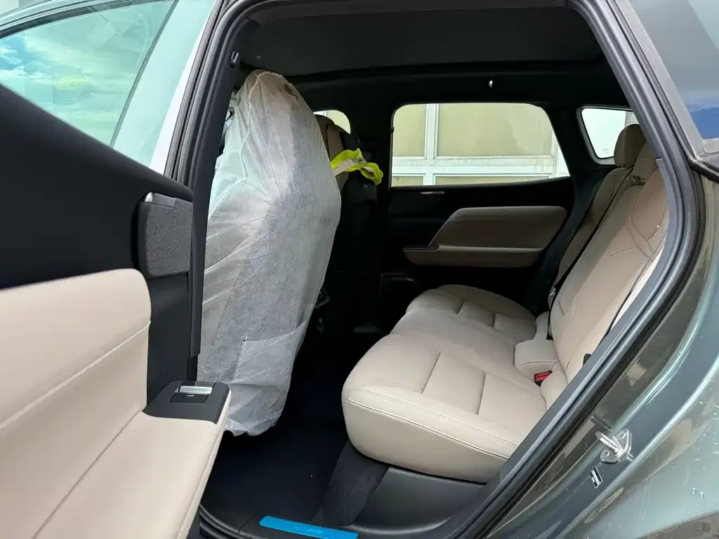Volvo XC70 Plug-in Hybrid 2025 из CN, фото 8