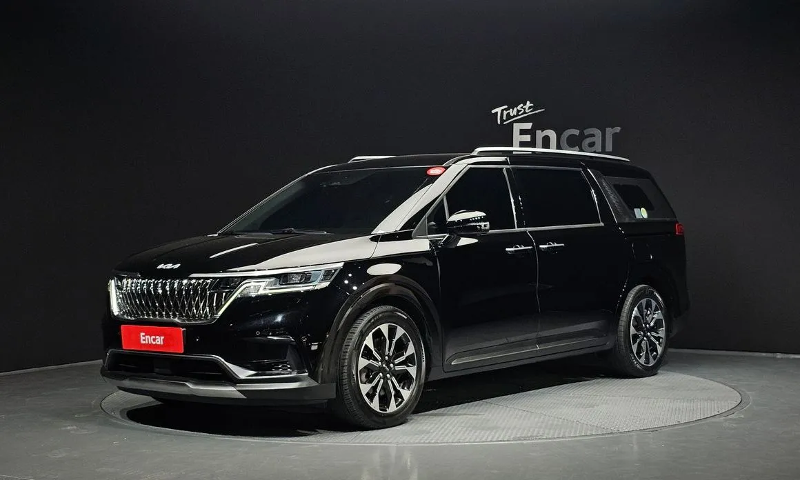 Kia Carnival — фото 1