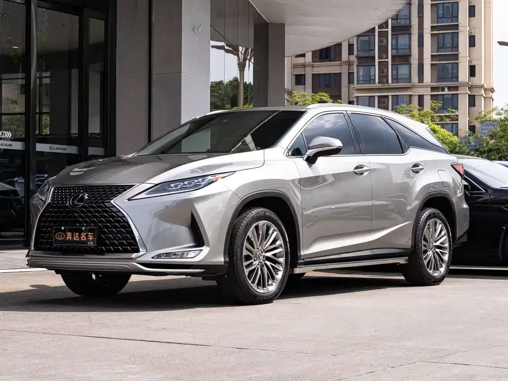 Lexus RX — фото 1