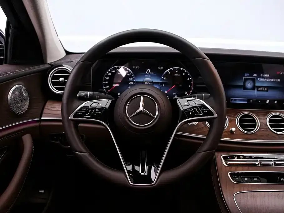 Mercedes-Benz E-Class — фото 6