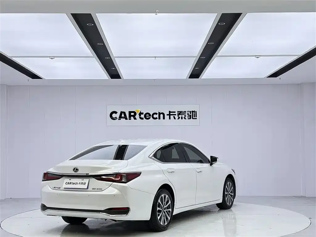 Lexus ES — фото 10