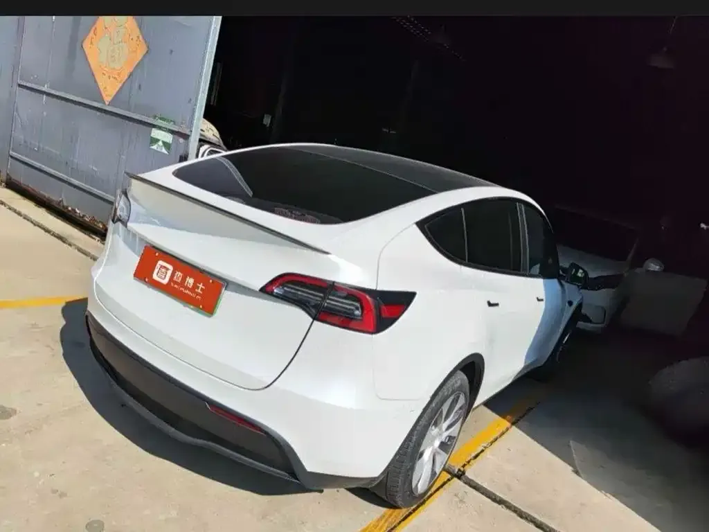 Tesla Model Y — фото 7