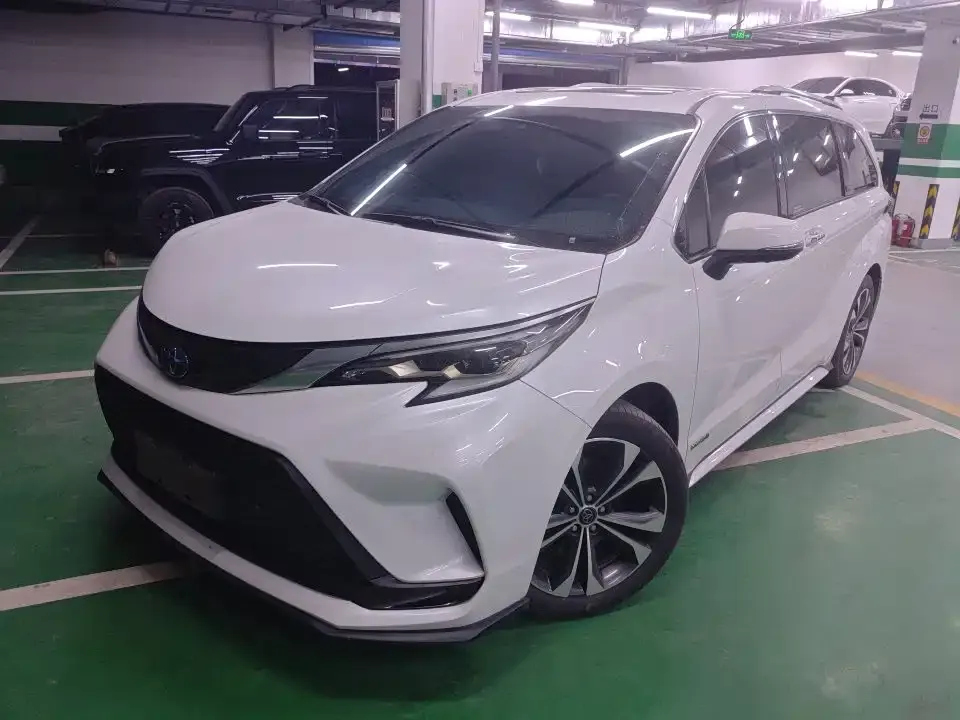 Toyota Granvia — фото 1