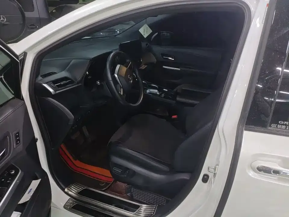 Toyota Granvia — фото 6