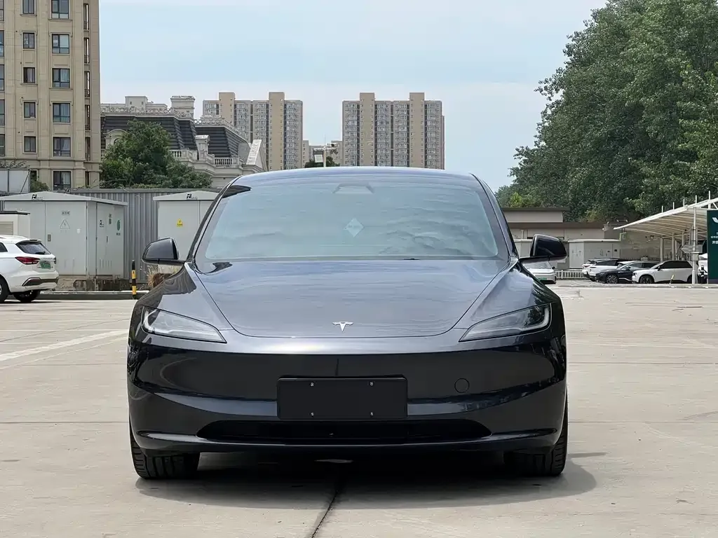 Tesla Model 3 — фото 2
