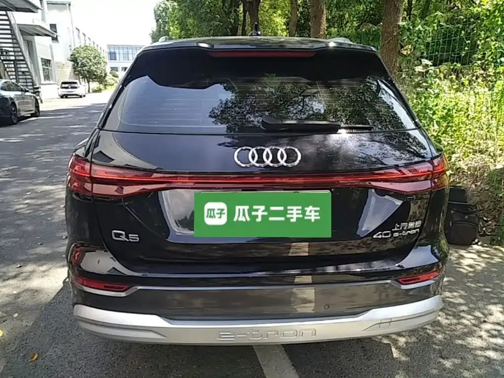 Audi Q5 e-tron — фото 10