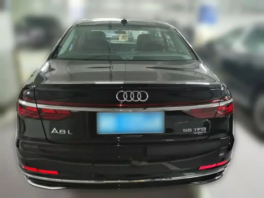 Audi A8 — фото 2