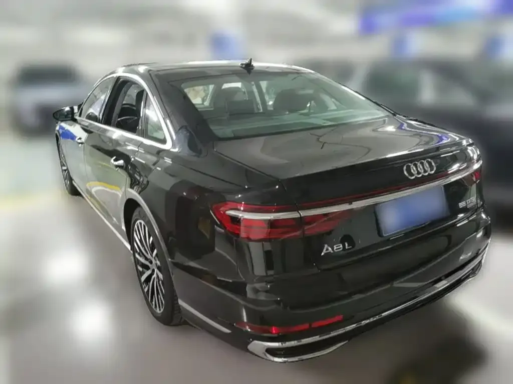 Audi A8 — фото 4