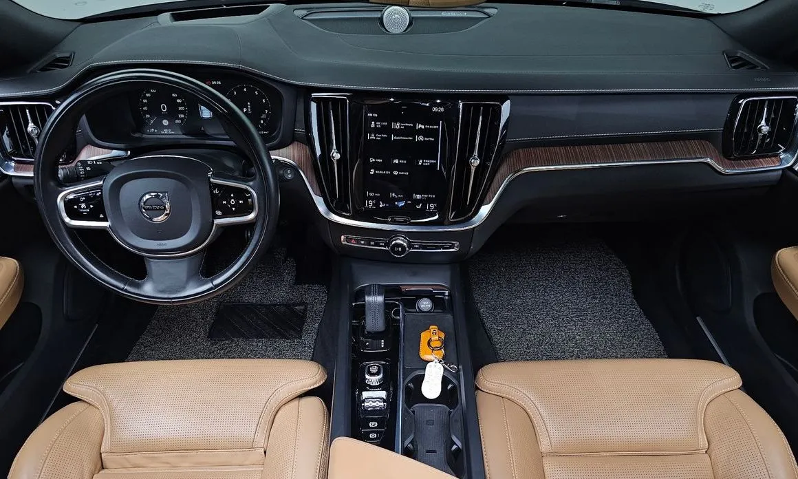 Volvo V60 2021 из KR, фото 10