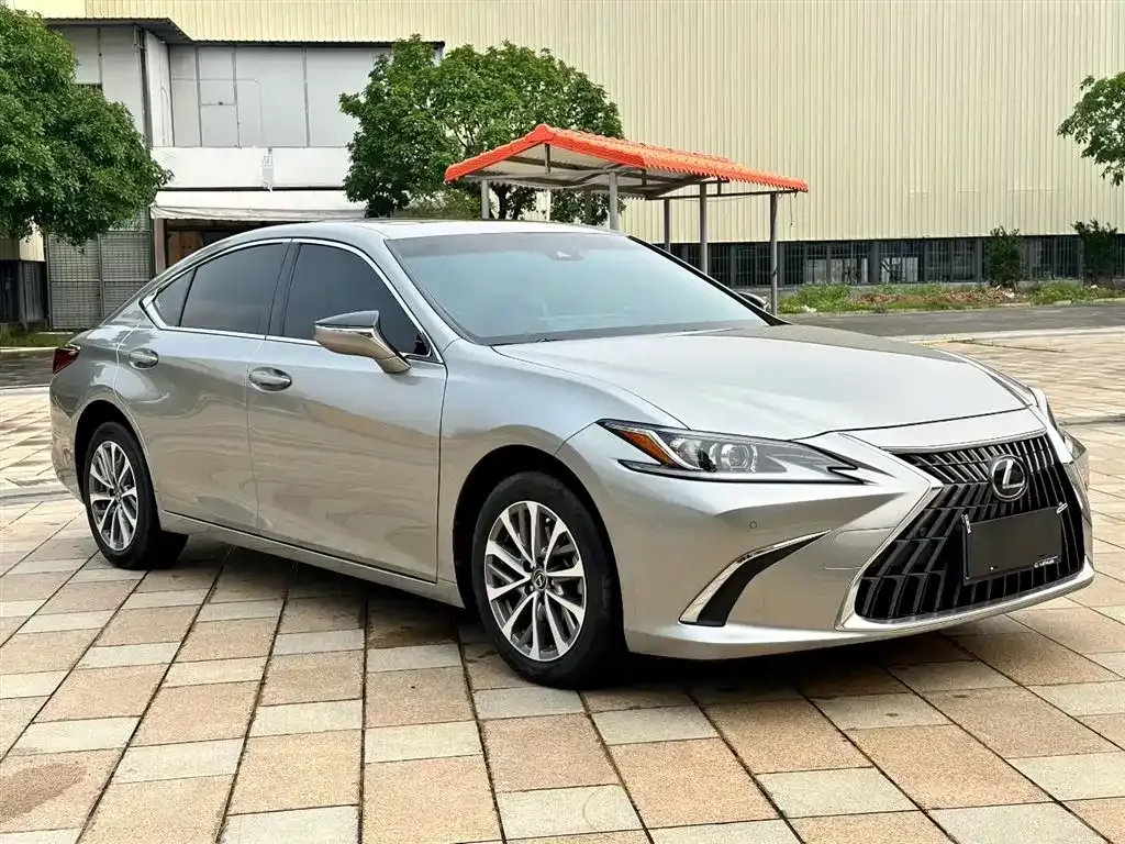Lexus ES — фото 8