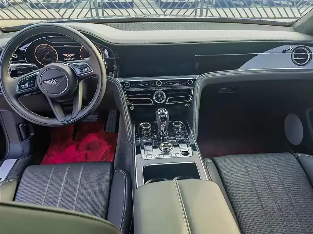 Bentley Flying Spur — фото 8