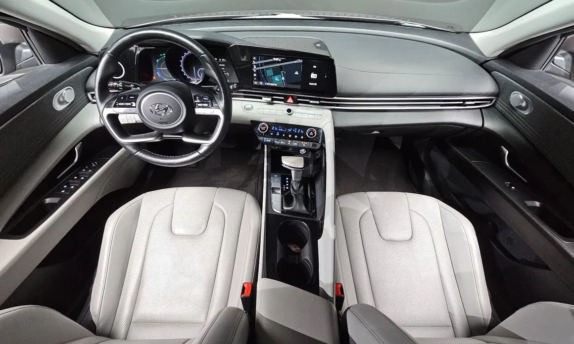 Hyundai AVANTE 2022 из KR, фото 3