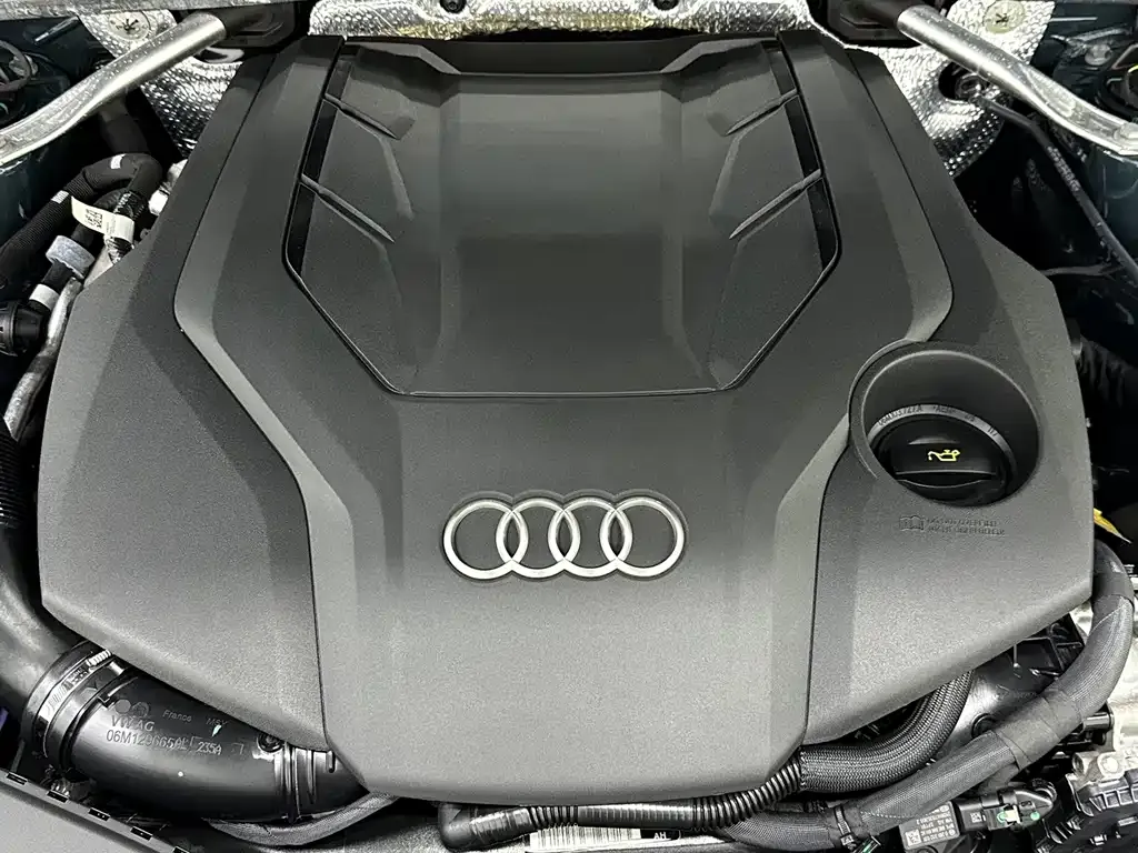 Audi A7L — фото 8