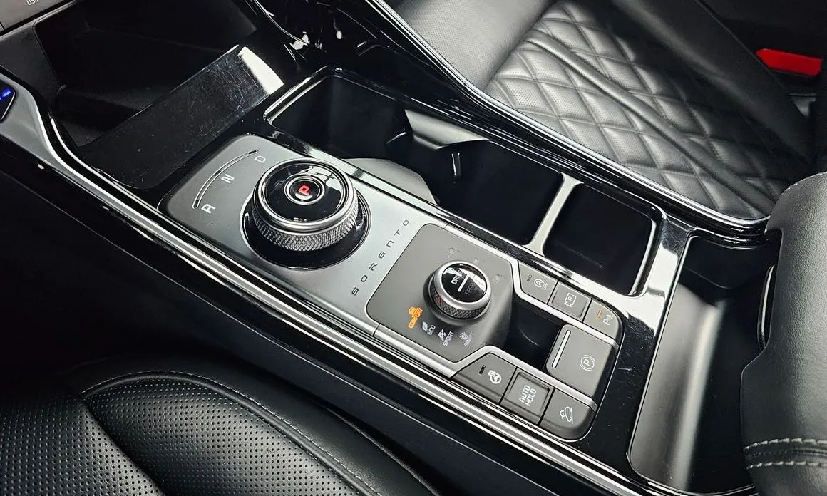 Kia Sorento — фото 8