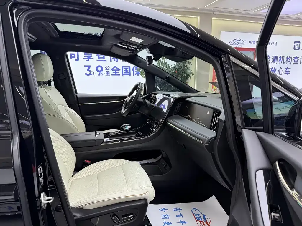 GAC Motor Trumpchi M8 — фото 8
