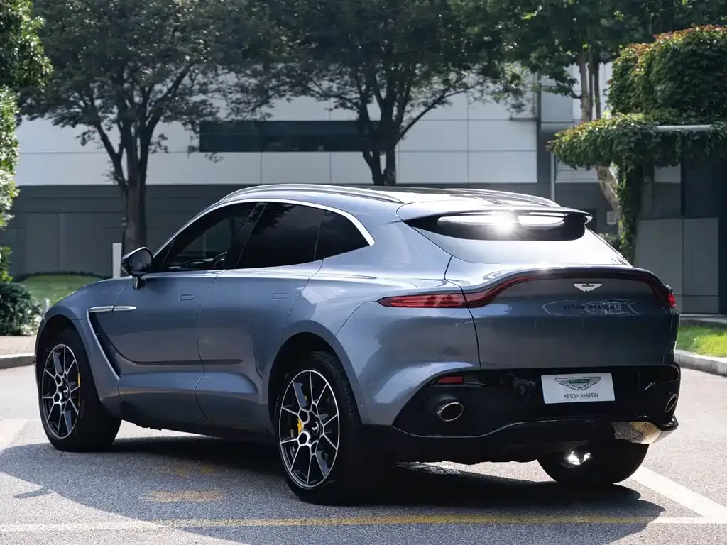 Aston Martin DBX — фото 7