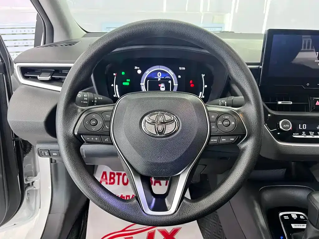 Toyota Corolla — фото 10