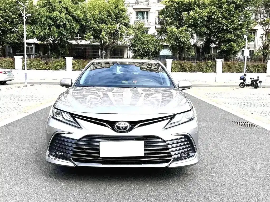 Toyota Camry — фото 6
