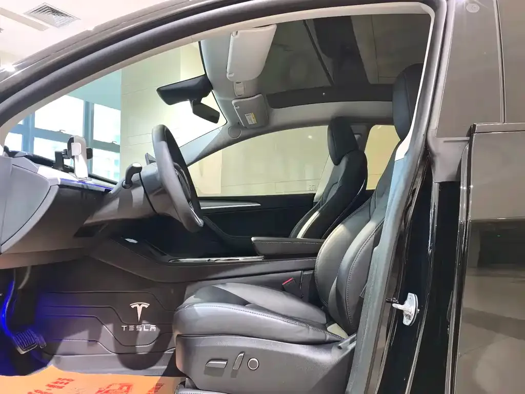 Tesla Model Y — фото 5