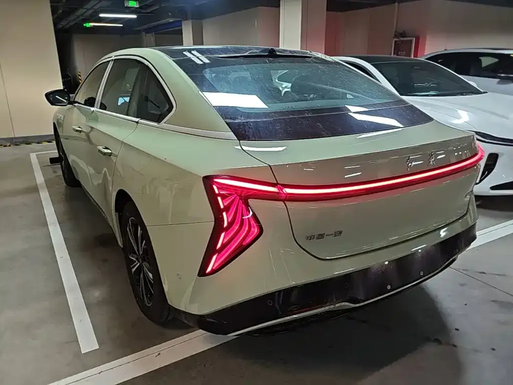 Hongqi EH7 2026 из CN, фото 4