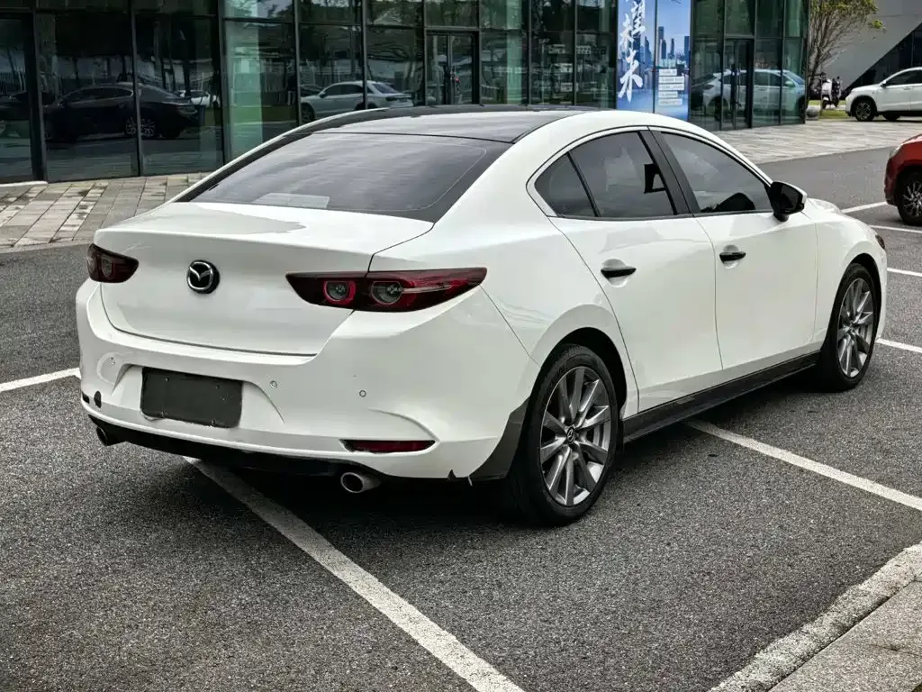 Mazda 3 Axela — фото 3