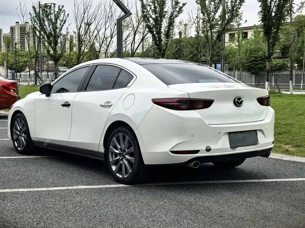 Mazda 3 Axela — фото 6