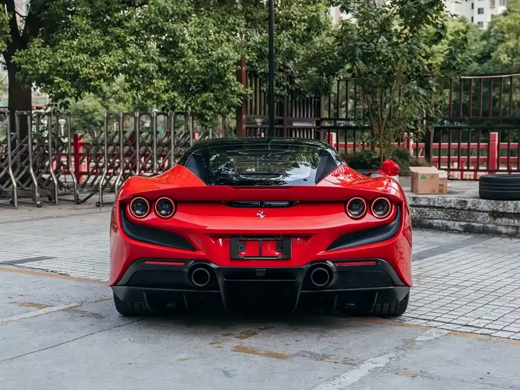 Ferrari F8 — фото 6