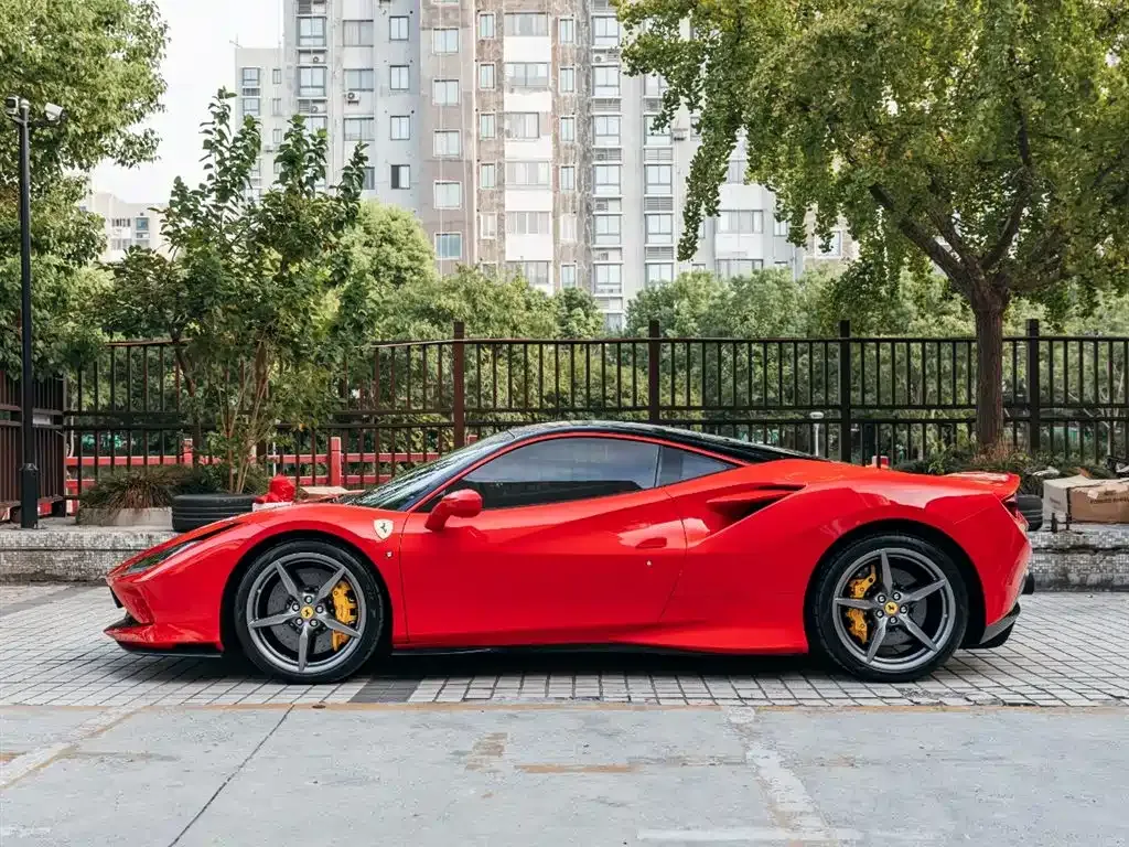 Ferrari F8 — фото 9