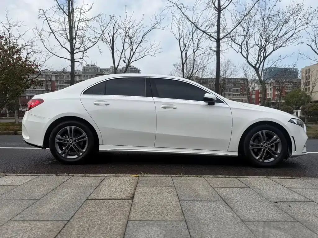 Mercedes-Benz A-Class — фото 10