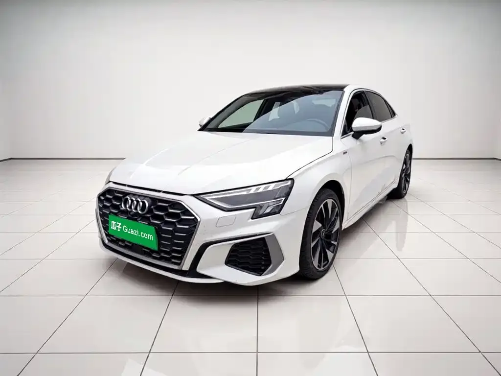 Audi A3 — фото 1