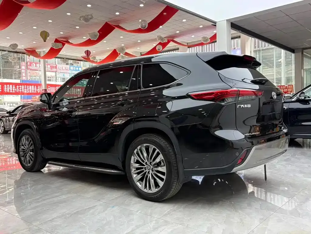 Toyota Highlander — фото 4