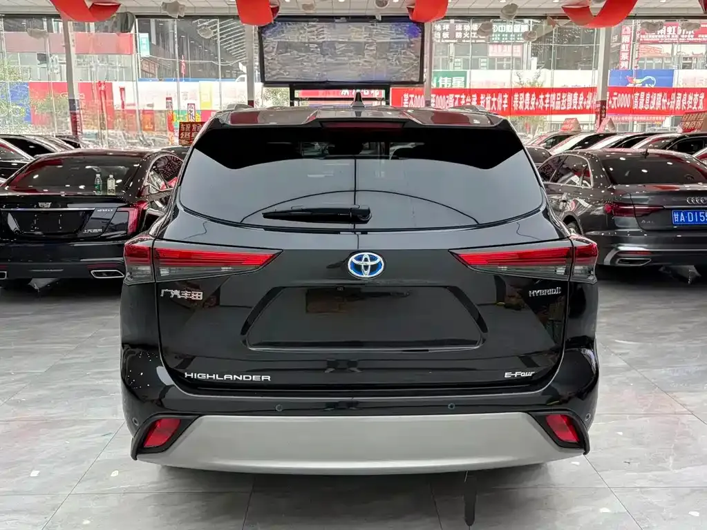 Toyota Highlander — фото 7