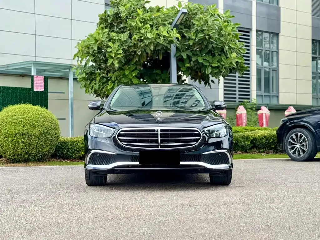 Mercedes-Benz E-Class — фото 10