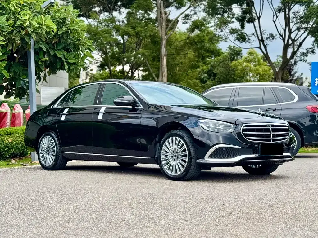 Mercedes-Benz E-Class — фото 4