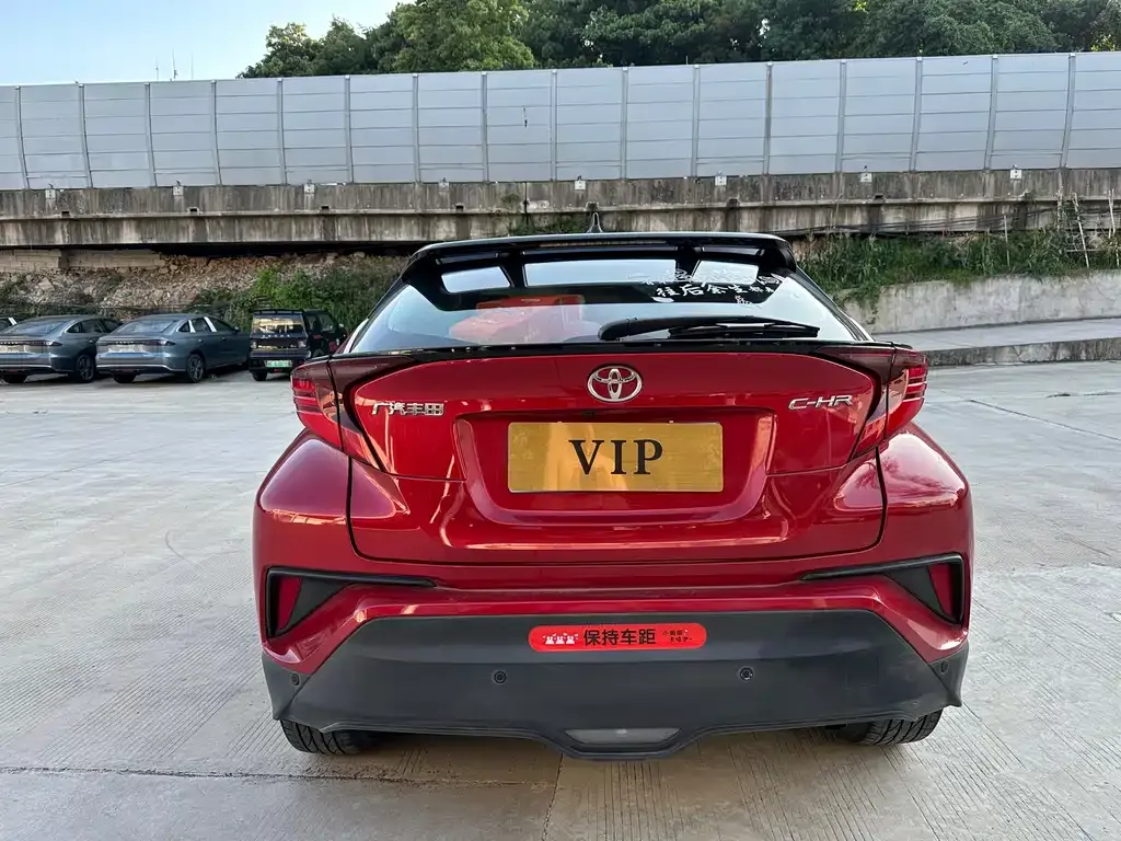 Toyota C-HR — фото 8