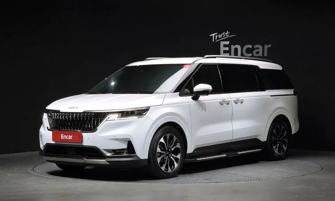Kia Carnival — фото 1
