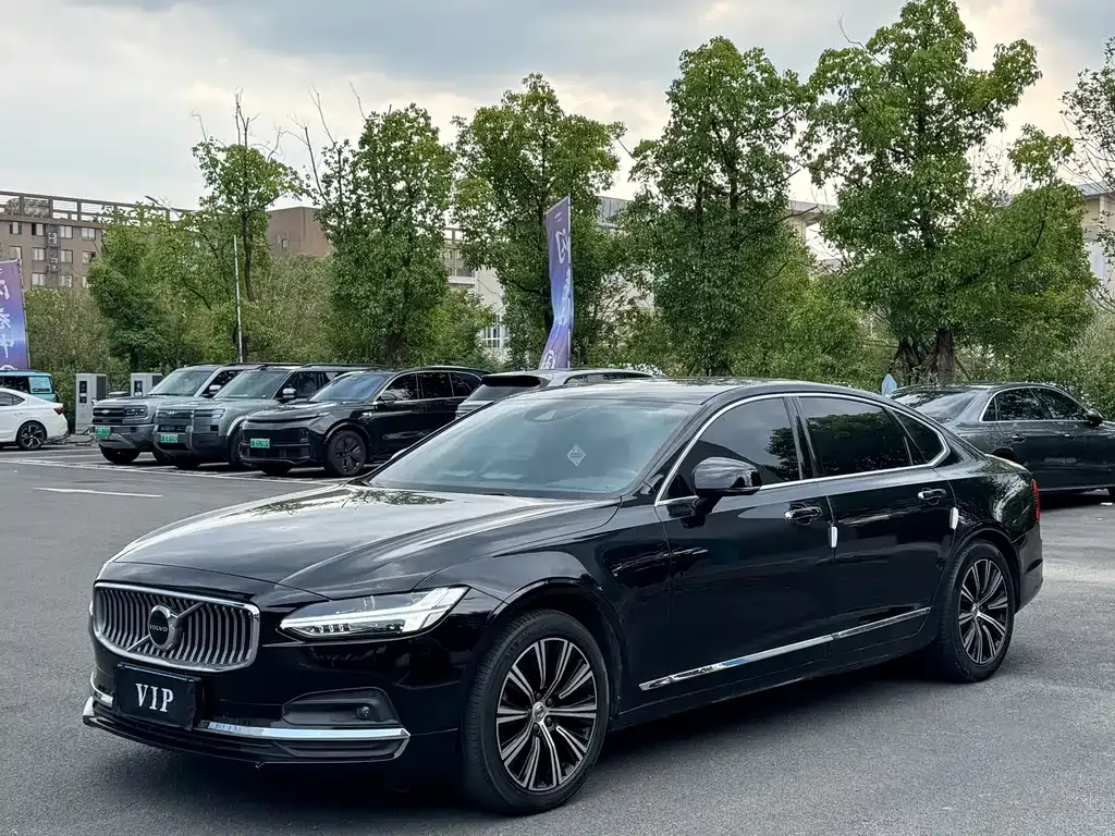 Volvo S90 — фото 1