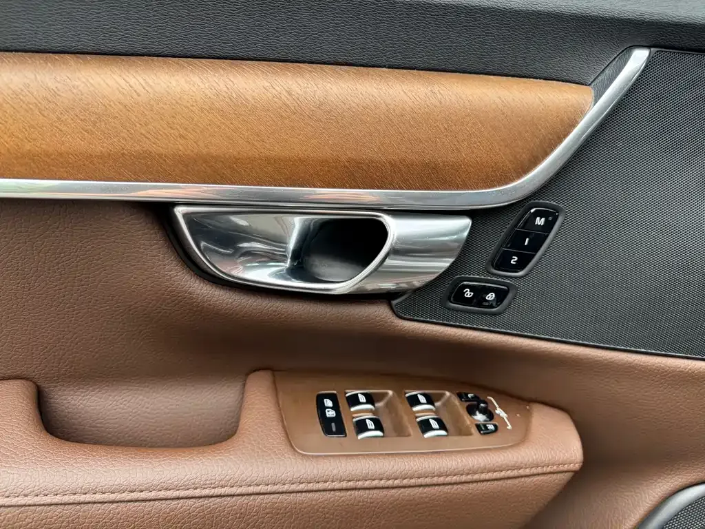 Volvo S90 — фото 9