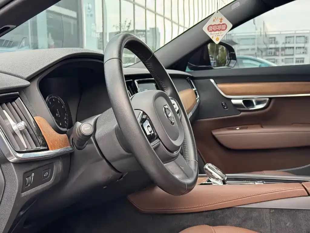 Volvo S90 — фото 7