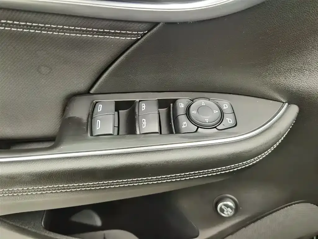 Buick Envision Plus — фото 6