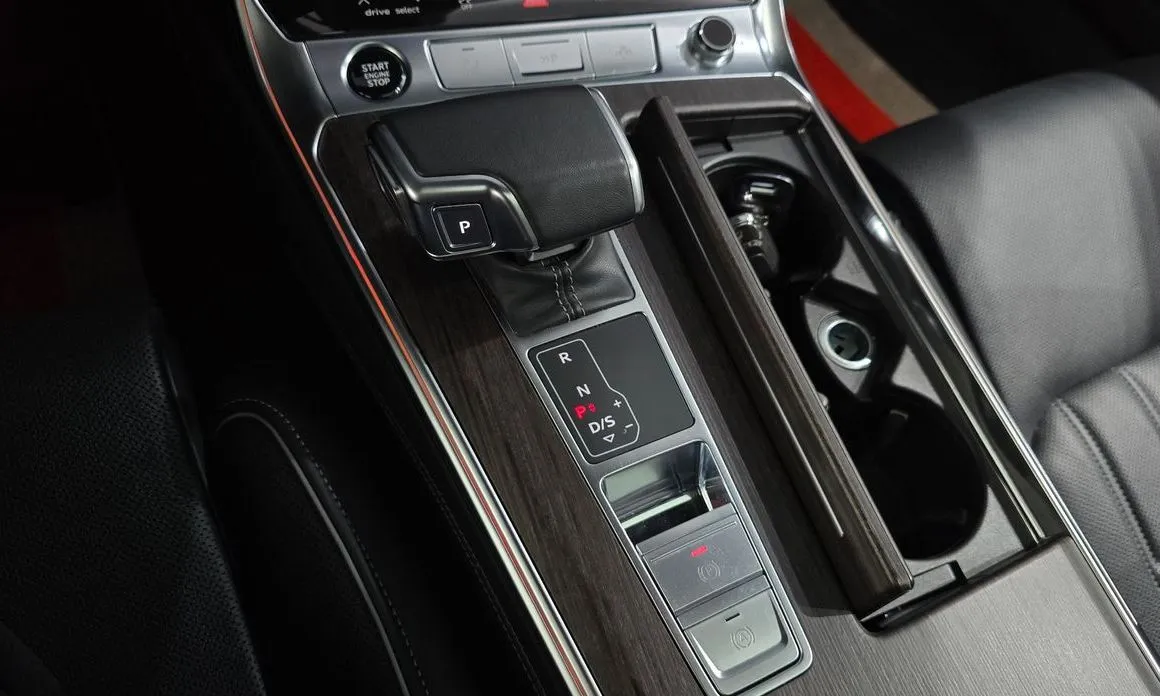 Audi A6 — фото 8