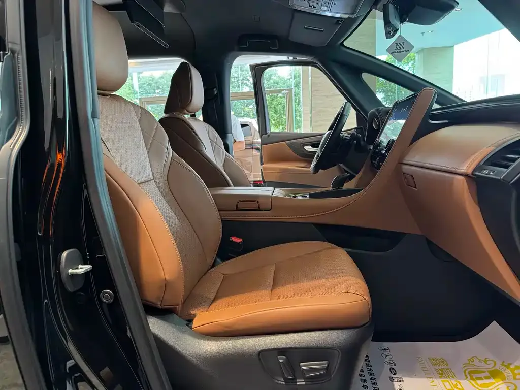 Toyota Alphard — фото 5