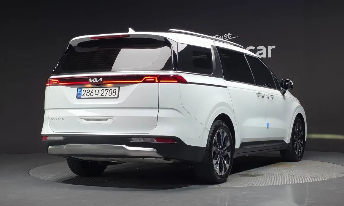 Kia Carnival — фото 2