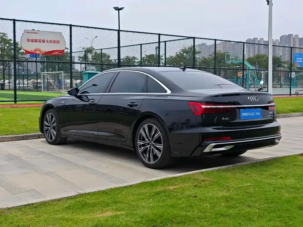 Audi A6L — фото 9
